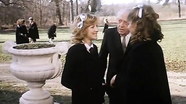 Английское воспитание / Éducation anglaise (1983) эротический фильм