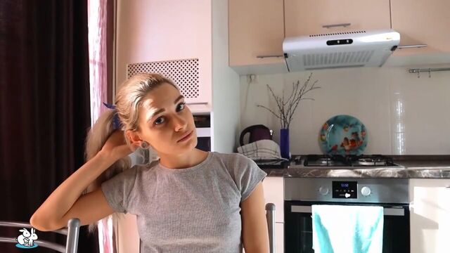 Домашнее порно: Русские на кухне, с диалогами