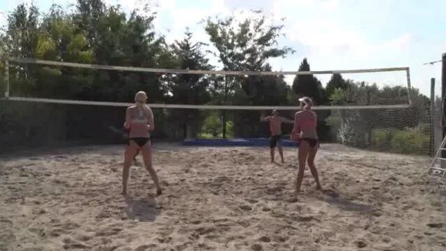 Пляжный Волейбол: Анальное соревнование (порно фильм с русским переводом)