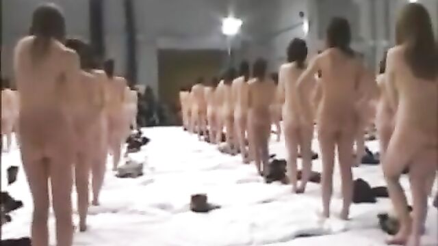 Японци установили мировой рекорд секс оргии - 500 мужчин и женщин