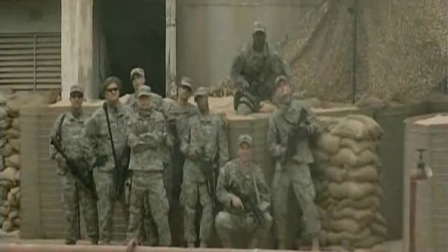 Американские солдаты трахнули девушку в Ираке
