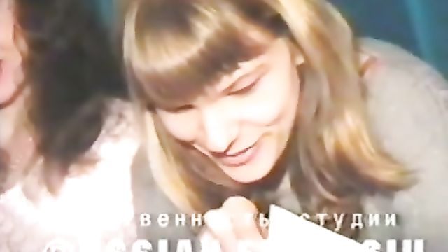 Русский порно фильм: Мокрая именинница Лика