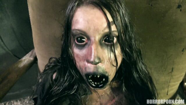 Порно ужасы: Зловещий проклятый мертвец в облике демона