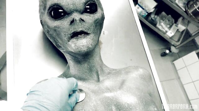 Секс с инопланетянином из разбившегося Розуэлльского НЛО